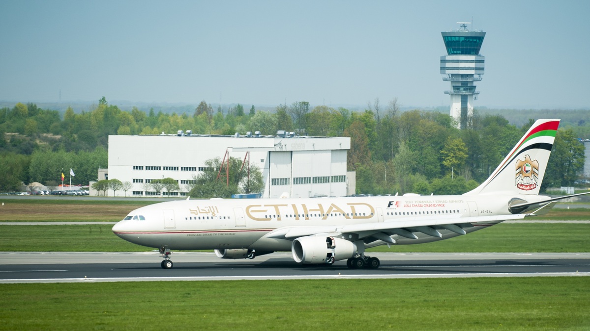 Etihad Airways Airbus A330-200 at Brussels Airport on 3 May 2013, in the airline's former livery. Archival image.