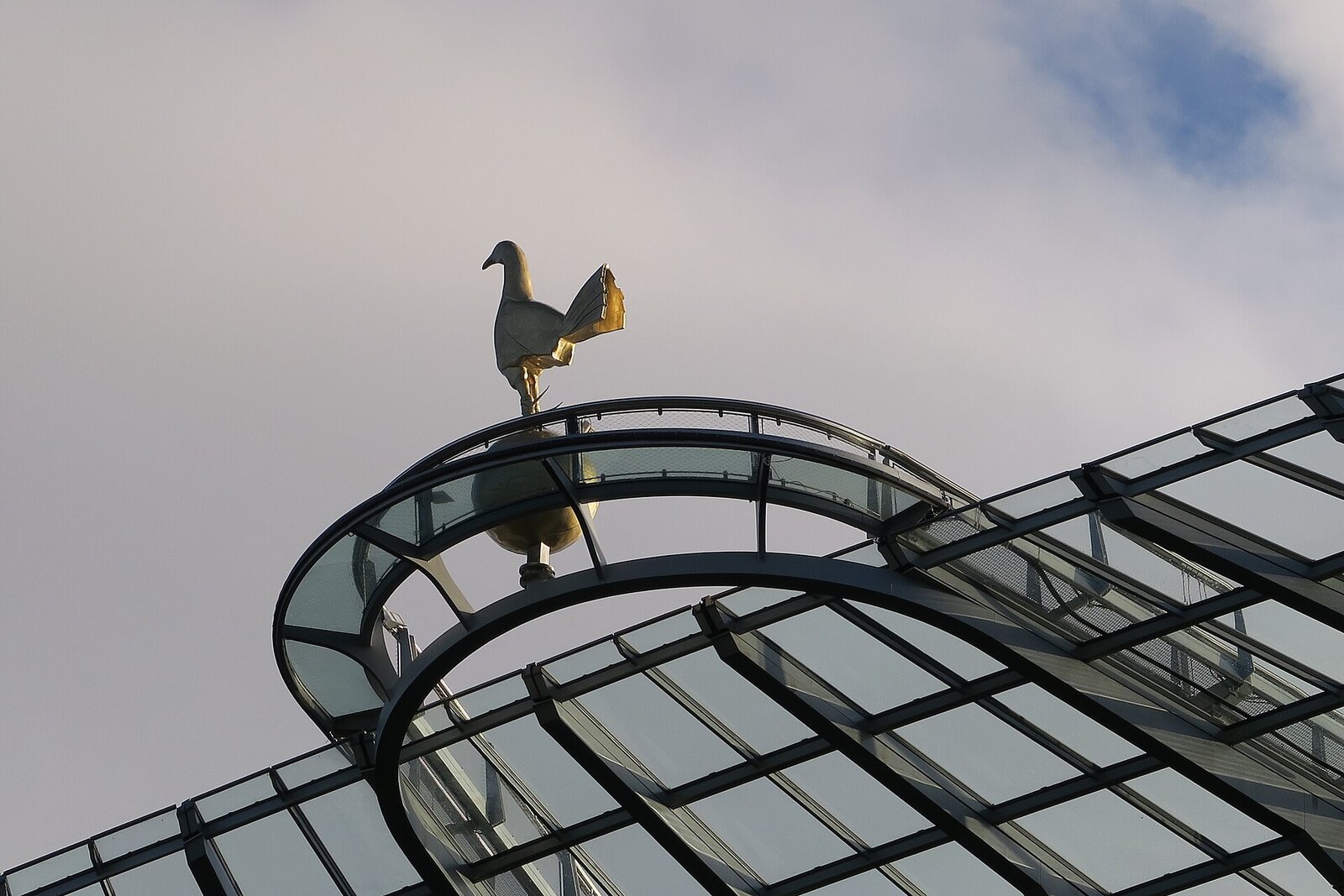 The Spurs cockerel on the roof of Tottenham Hotspur Stadium